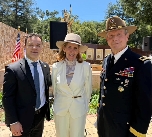 Mayor Rob Moore and GEN Kent Hillhouse
